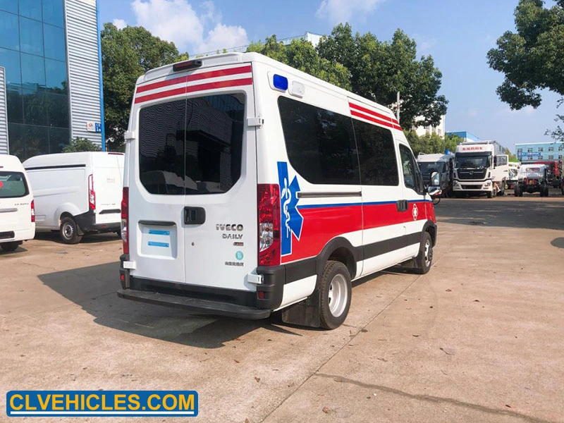 Chengli Brand 4X2 Diesel Engine Manual Ward Type Ambulance Vehicle